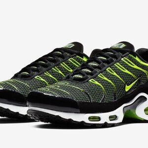 NIKE Air Max Plus, Black / Volt-Dark Grey (Men's Size: 12.0)